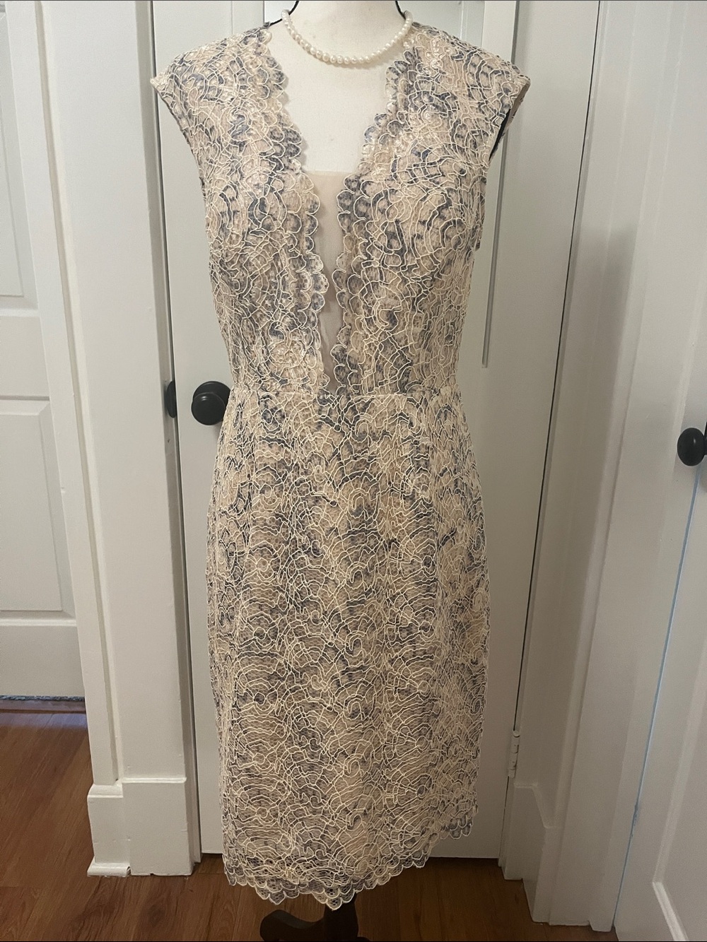 Nicole Miller New York Lilac Cream Embroidered Lace Cocktail Dress Like New